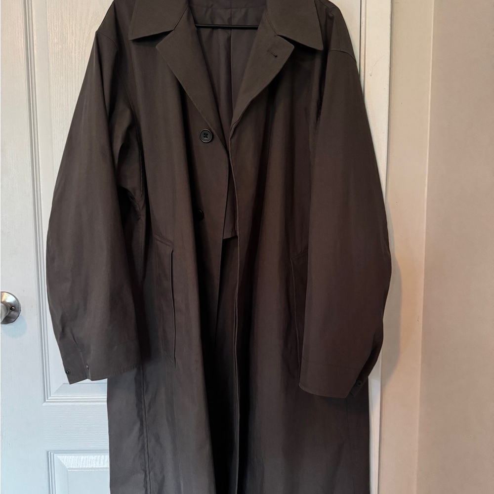 Lemaire x Uniqlo Trench Coat - Picture 1 of 2